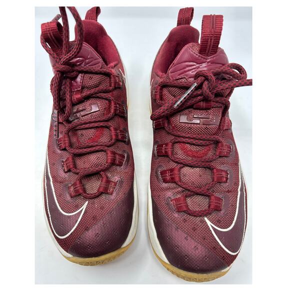 Nike Lebron‎ James Men\'s 13 Low Team Burgundy Red Sneakers Size 7.5